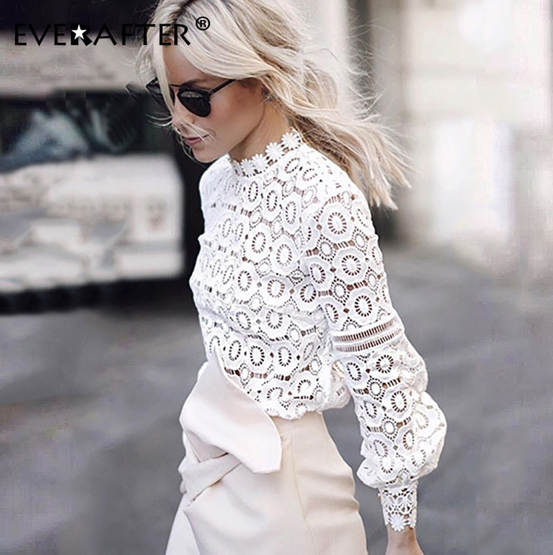 EVERAFTER Elegant white lace